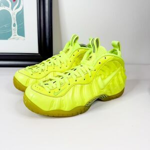 Nike Air Foamposite Volt 2014 Neon Yellow Sneakers, Men's 8.5, Rare and Iconic